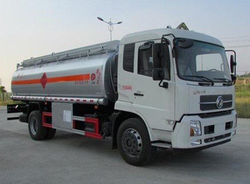 12噸東風(fēng)天錦加油車(chē)圖片 12噸東風(fēng)天錦加油車(chē)圖片